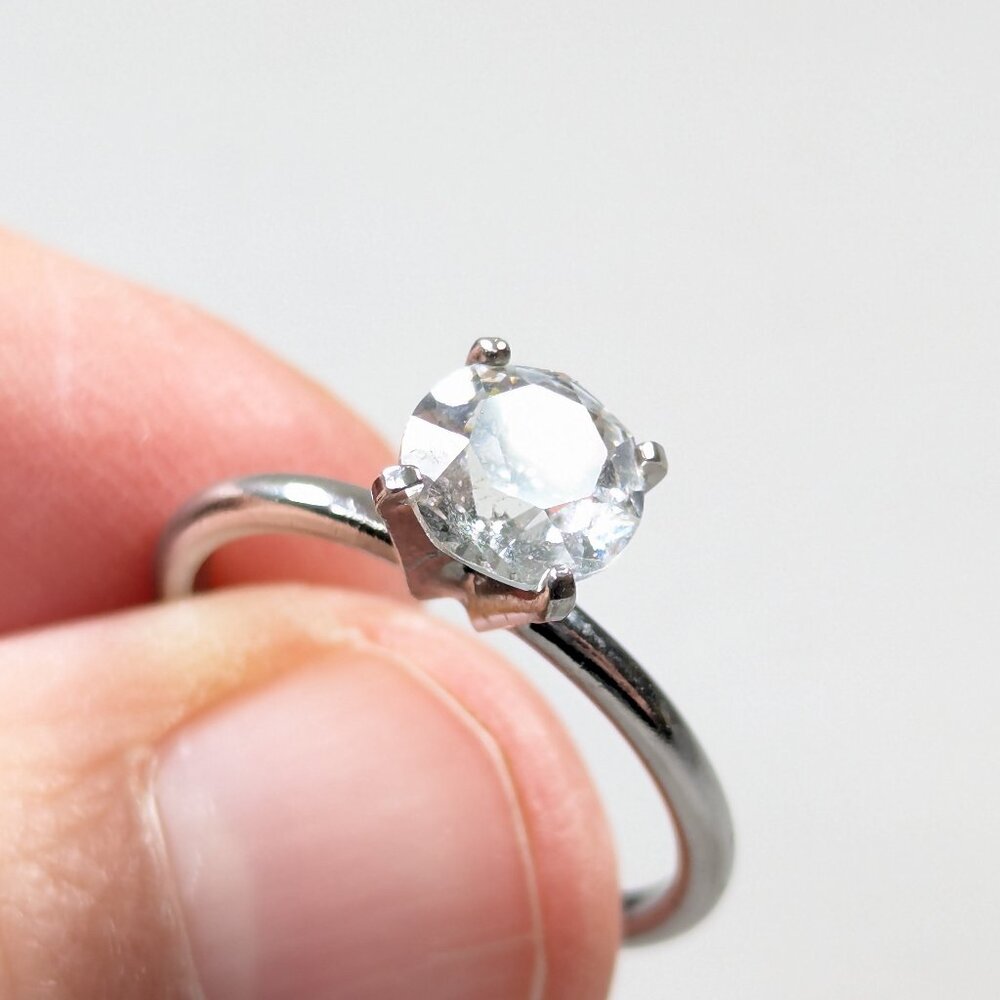 Vintage Uncas Mfg. Co. Solitaire CZ ring size 7 costume jewelry ring